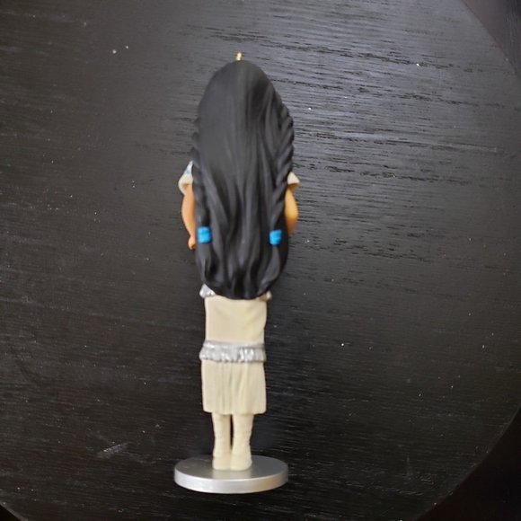 Hallmark Native American Barbie Dolls of the World - Picture 5 of 6